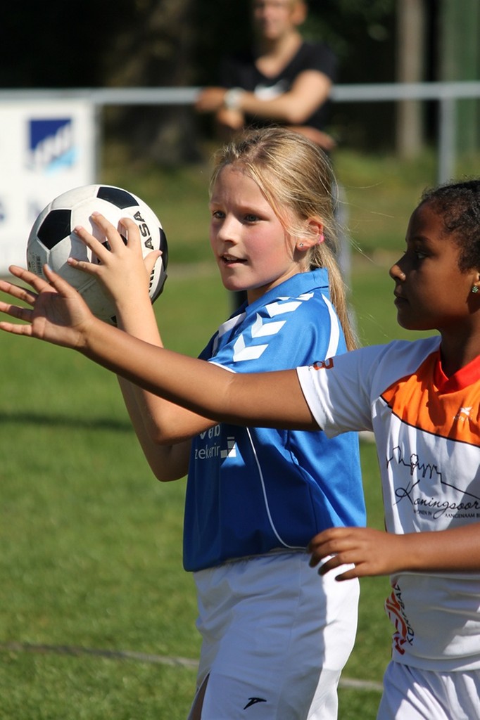 E2 tegen OJC 044.jpg